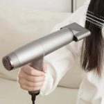 ⁦مجفف شعر عالي السرعة بجهد كهربائي عالمي من أكيرو وورلد ستايلر⁩ - الصورة ⁦2⁩