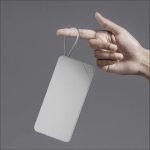 ⁦بنك طاقة متنقل MOMAX 1-Power X سعة 20000mAh مع كابل USB-C مدمج⁩ - الصورة ⁦12⁩